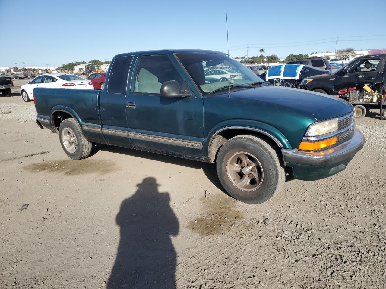 1998 Chevrolet S-10 Pickup - Image 4