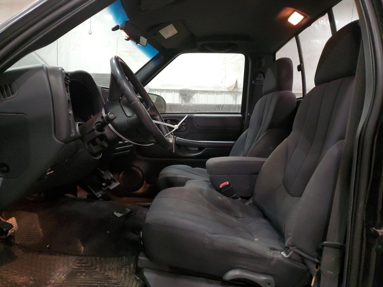 2003 GMC Sonoma - Image 7