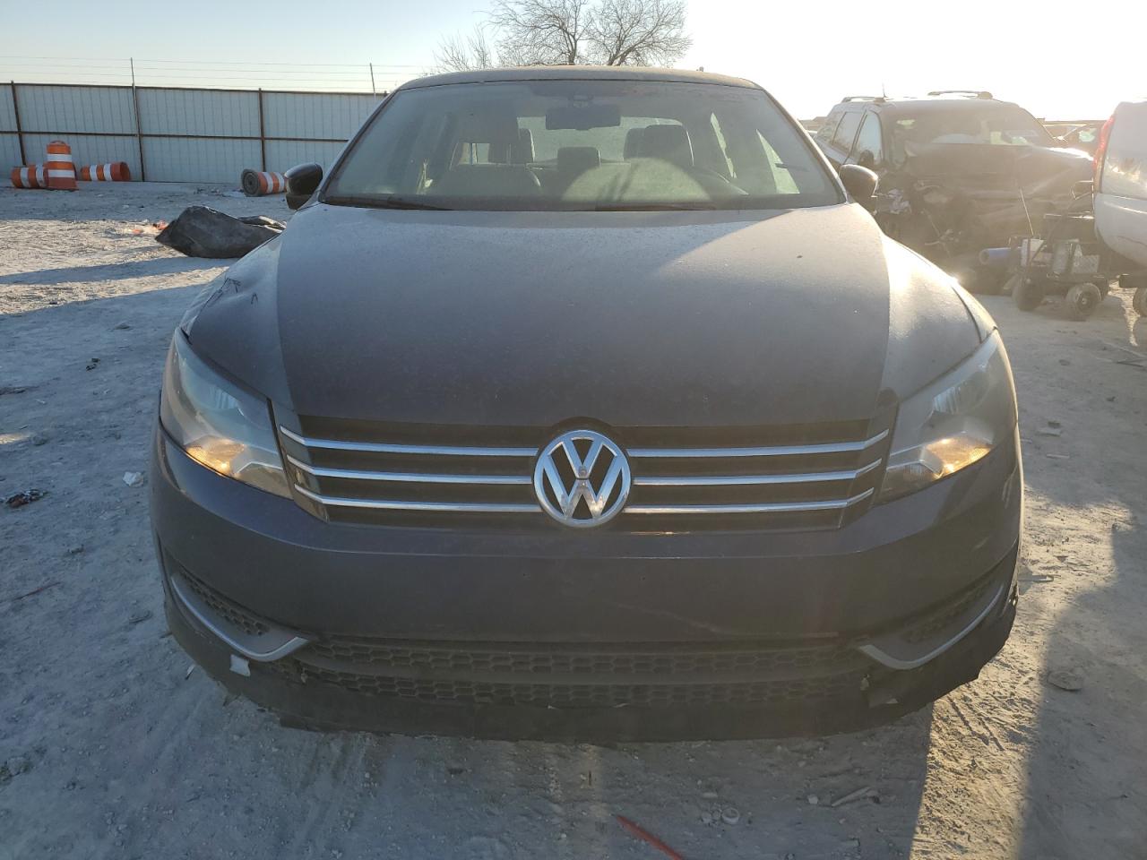 2014 Volkswagen Passat - Image 5