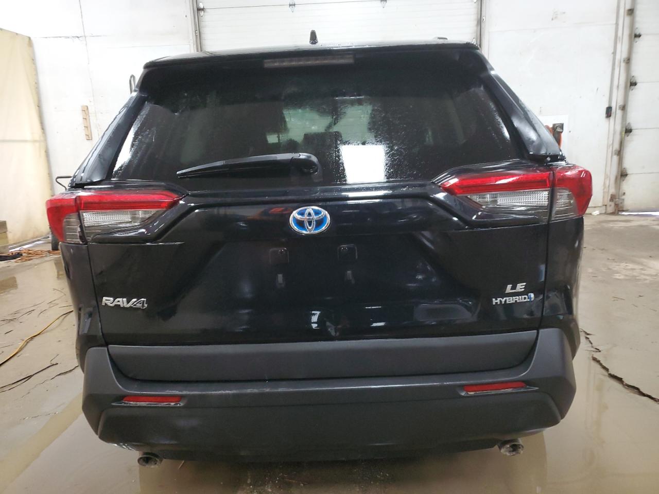 2021 Toyota RAV 4 - Image 6