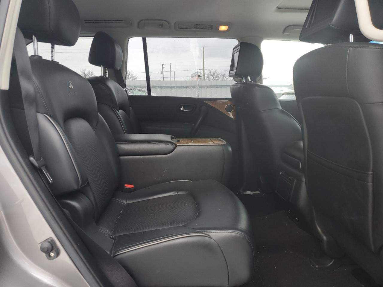 2011 Infiniti QX56 - Image 11