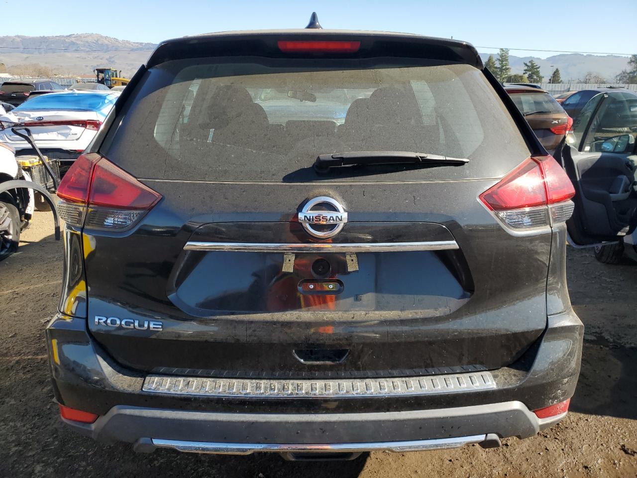 2017 Nissan Rogue - Image 6
