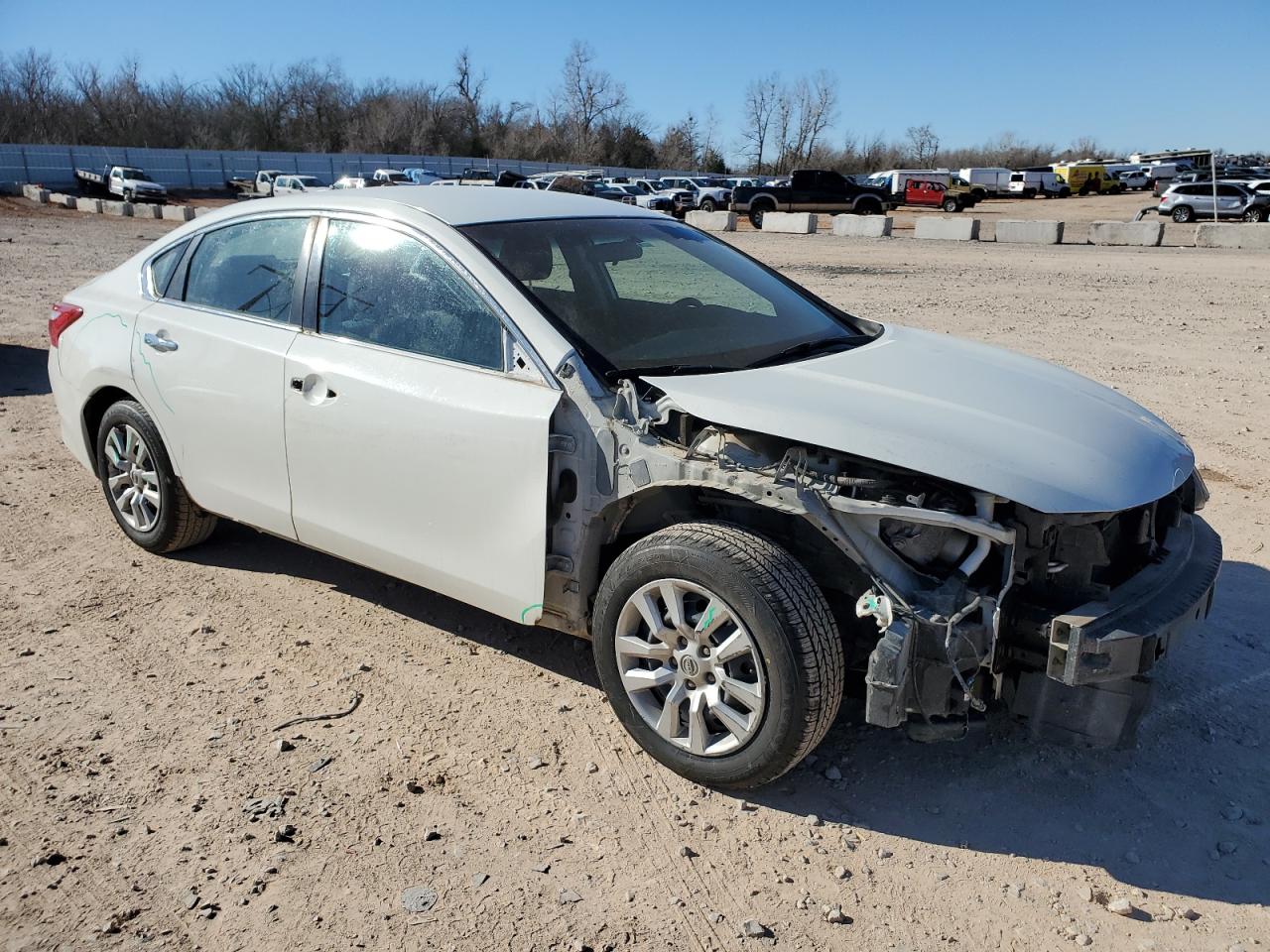 2017 Nissan Altima - Image 4