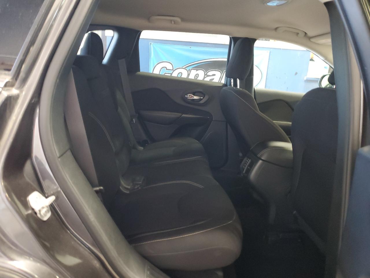 2016 Jeep Grand Cherokee - Image 11