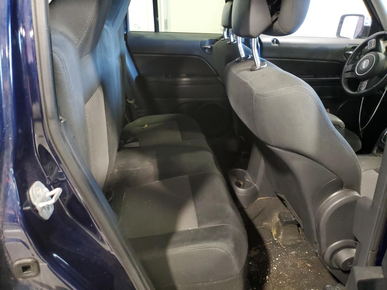 2012 Jeep Liberty (Patriot) - Image 11