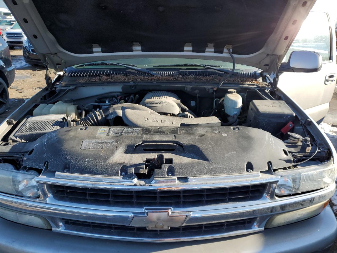 2005 Chevrolet Suburban - Image 12