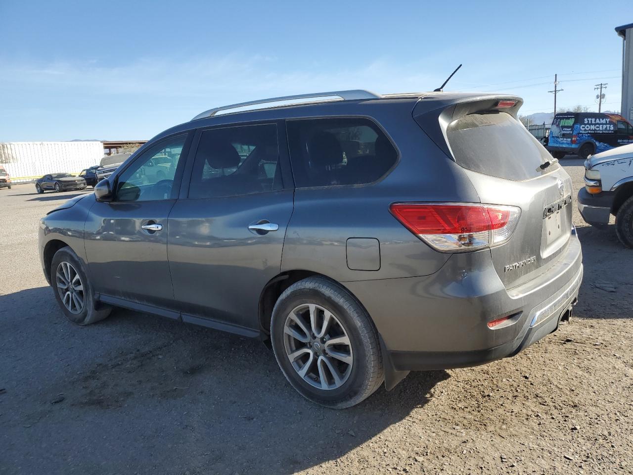 2015 Nissan Pathfinder - Image 2