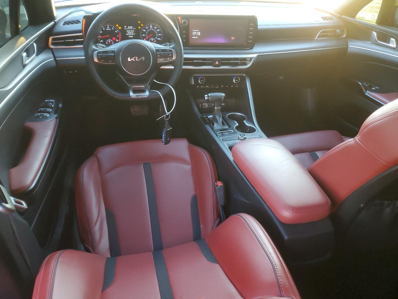 2023 Kia K5 - Image 8