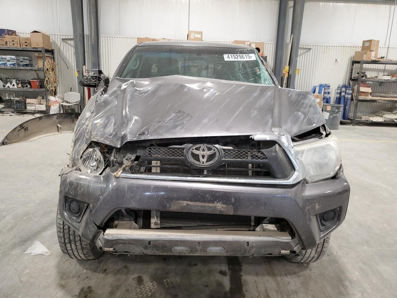 2015 Toyota Tacoma - Image 5