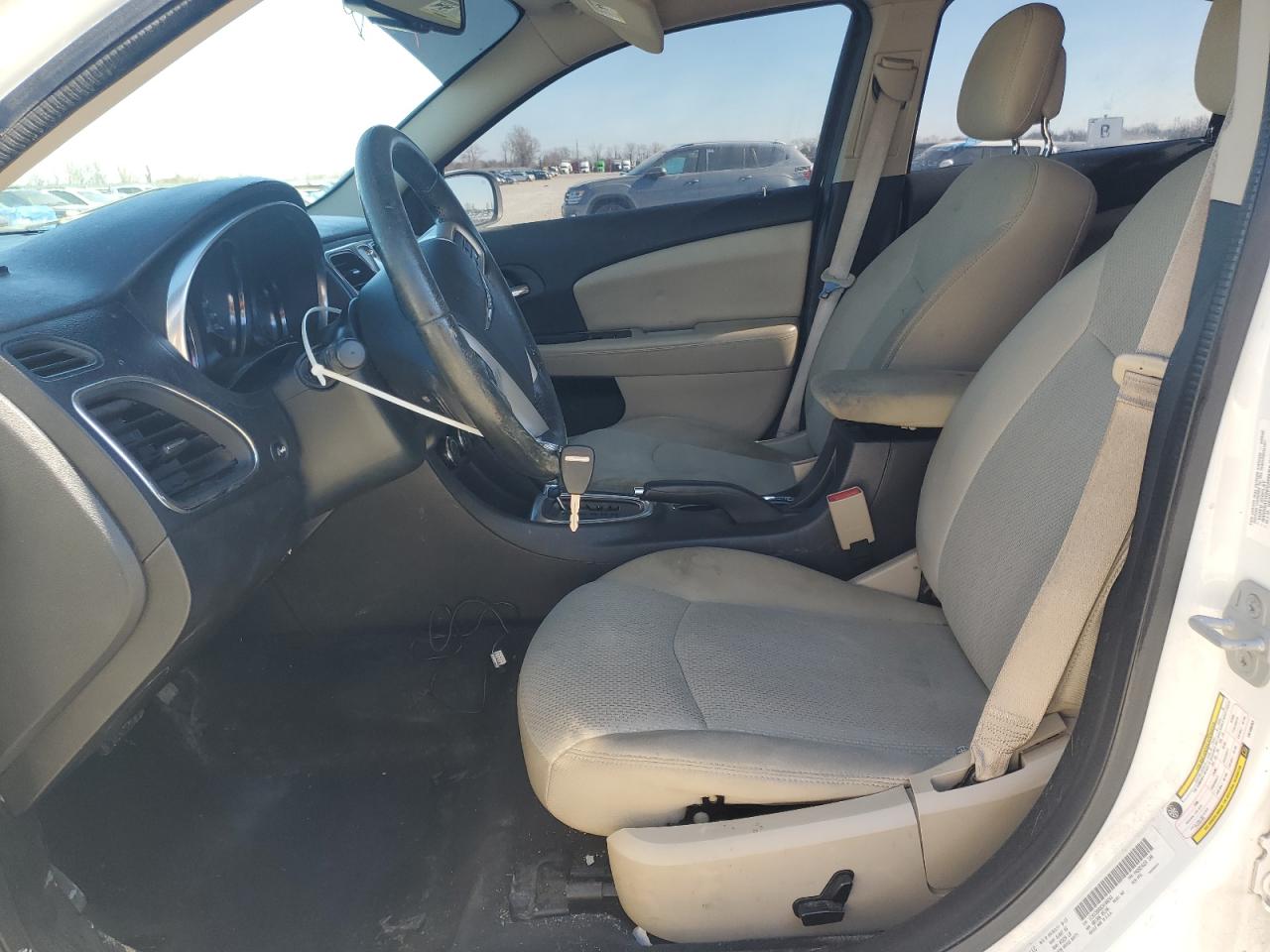 2014 Chrysler 200 - Image 7