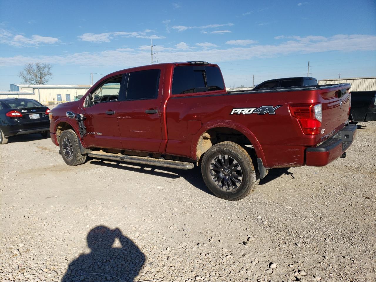2016 Nissan Titan - Image 2