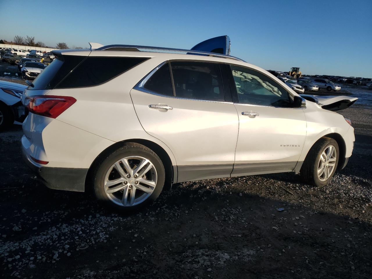 2020 Chevrolet Equinox - Image 3