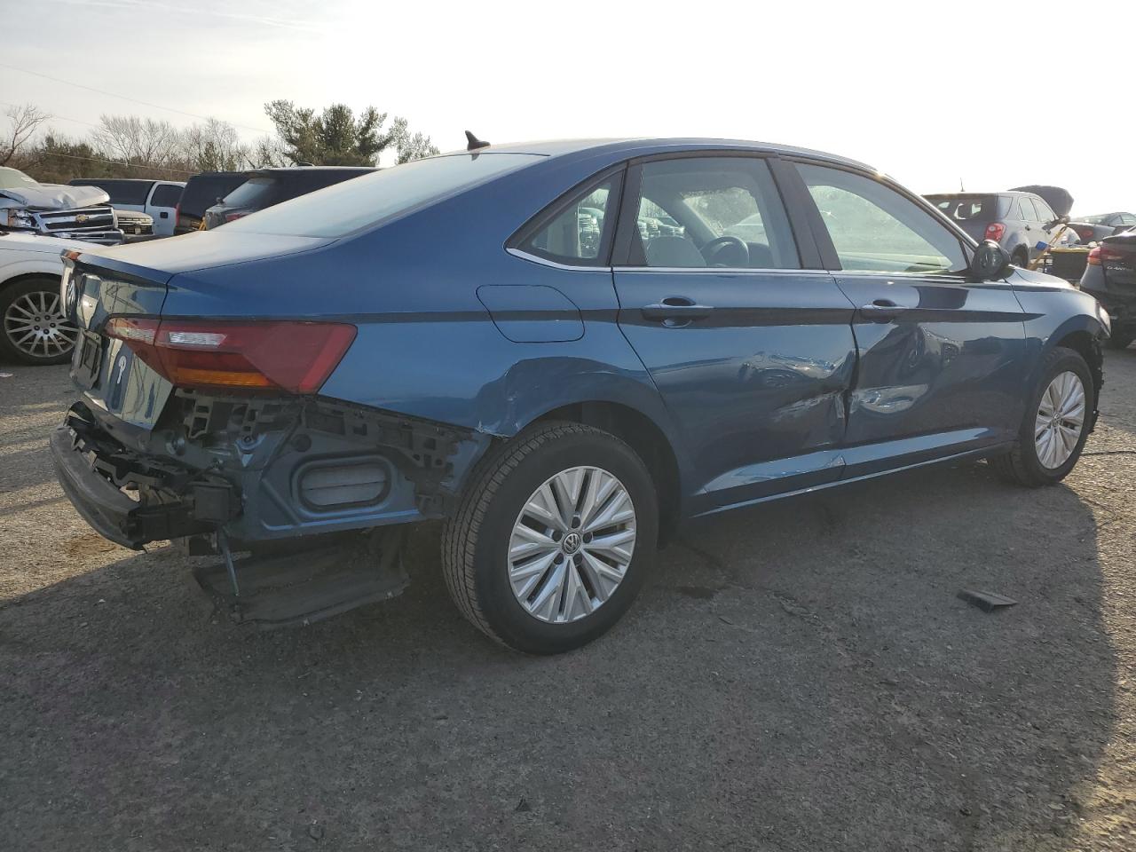 2019 Volkswagen Jetta - Image 3