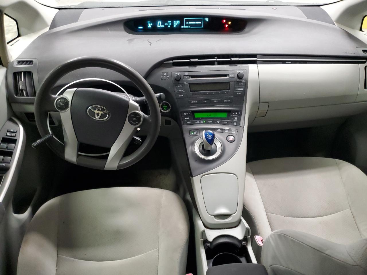 2011 Toyota Prius - Image 8