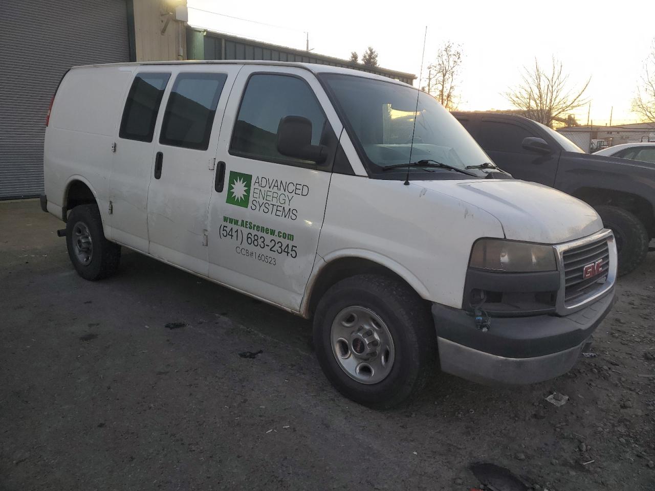 2016 GMC Savana - Image 4
