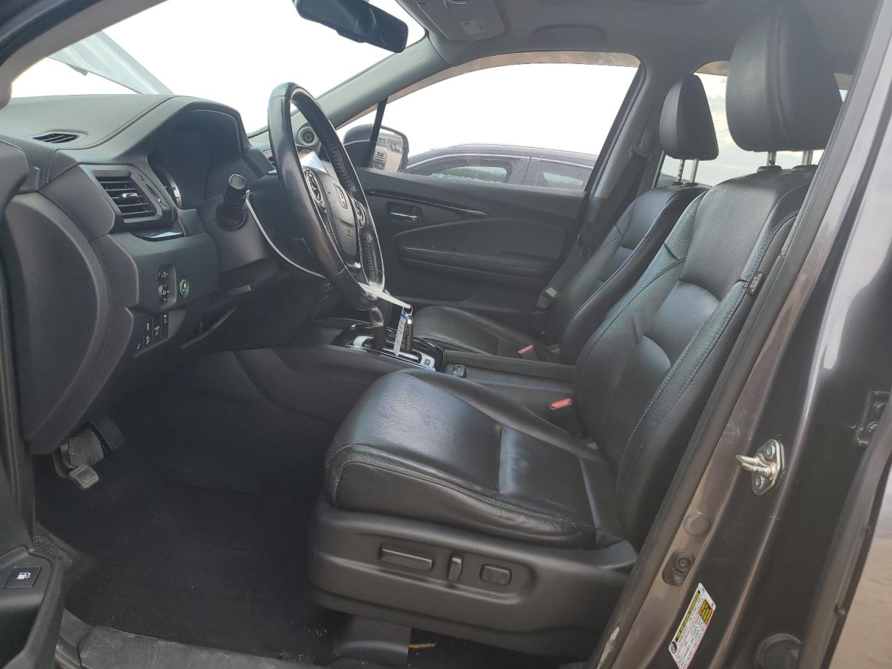 2017 Honda Ridgeline - Image 7