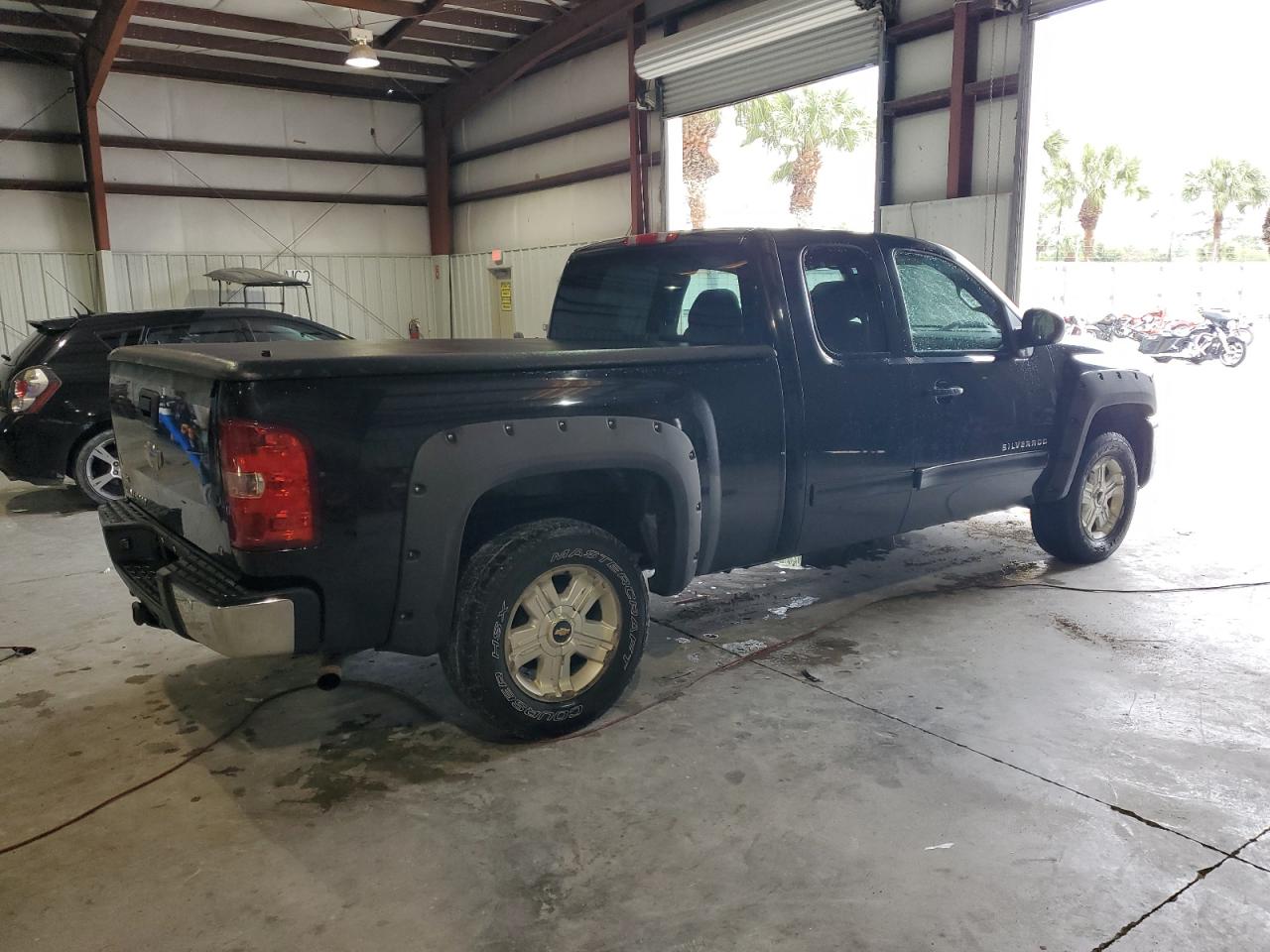 2011 Chevrolet Silverado - Image 3