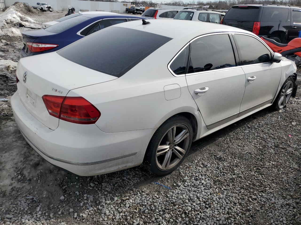 2015 Volkswagen Passat - Image 3
