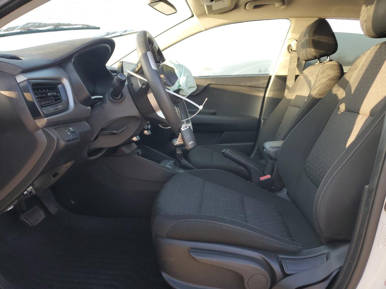 2021 Kia Rio - Image 7
