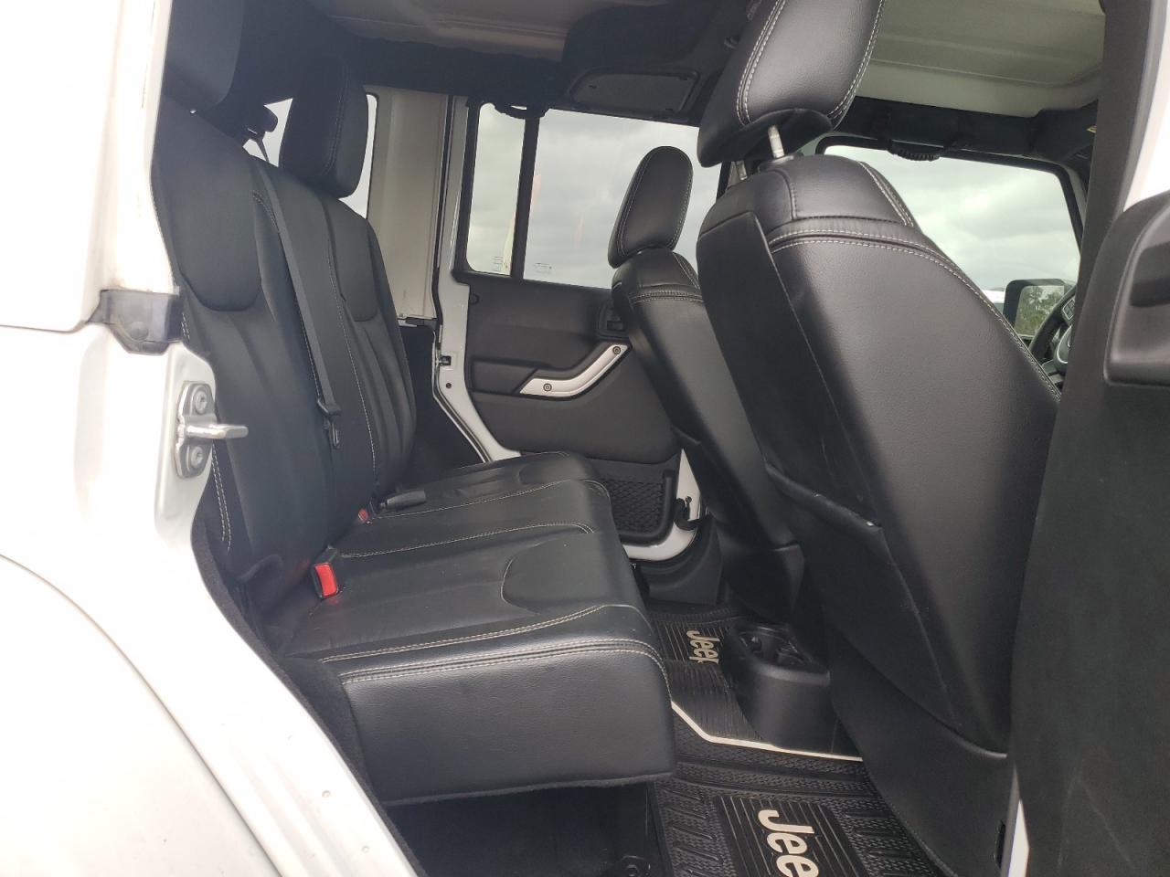 2017 Jeep Wrangler - Image 10