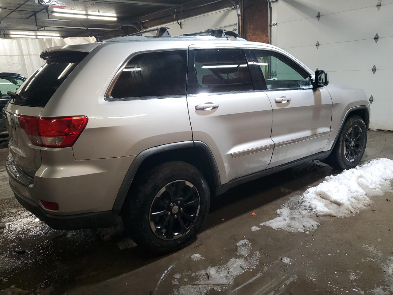 2012 Jeep Grand Cherokee - Image 3