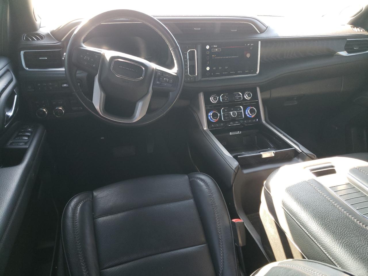 2022 GMC Yukon - Image 8