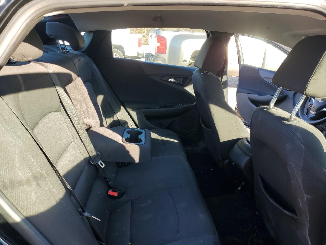 2018 Chevrolet Malibu - Image 10