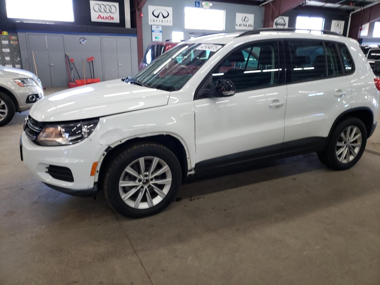 2017 Volkswagen Tiguan - Image 1