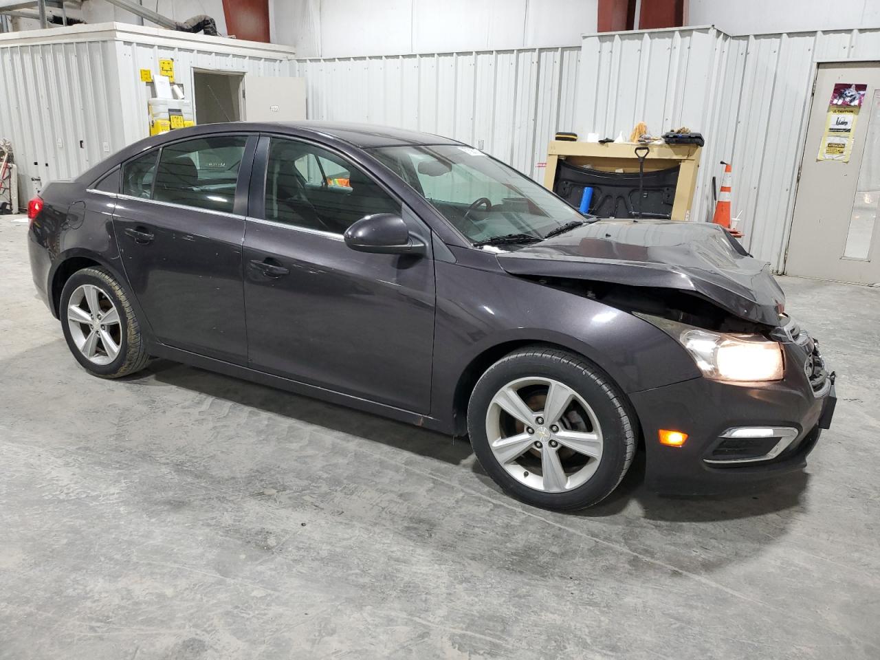 VIN 1G1PE5SB3F7177629 2015 CHEVROLET CRUZE no.4