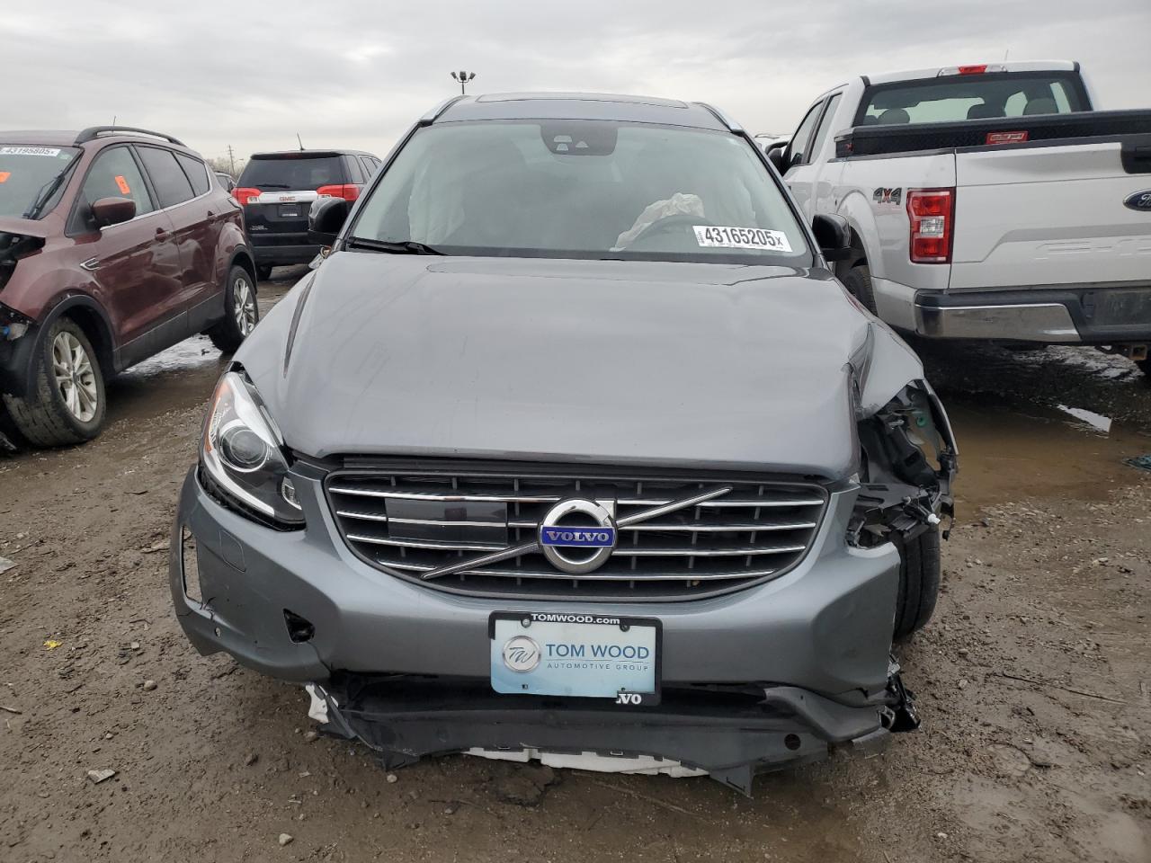 2017 Volvo XC60 - Image 5