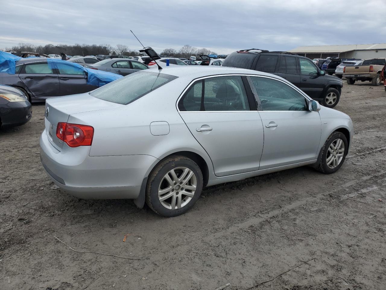 2007 Volkswagen Jetta - Image 3