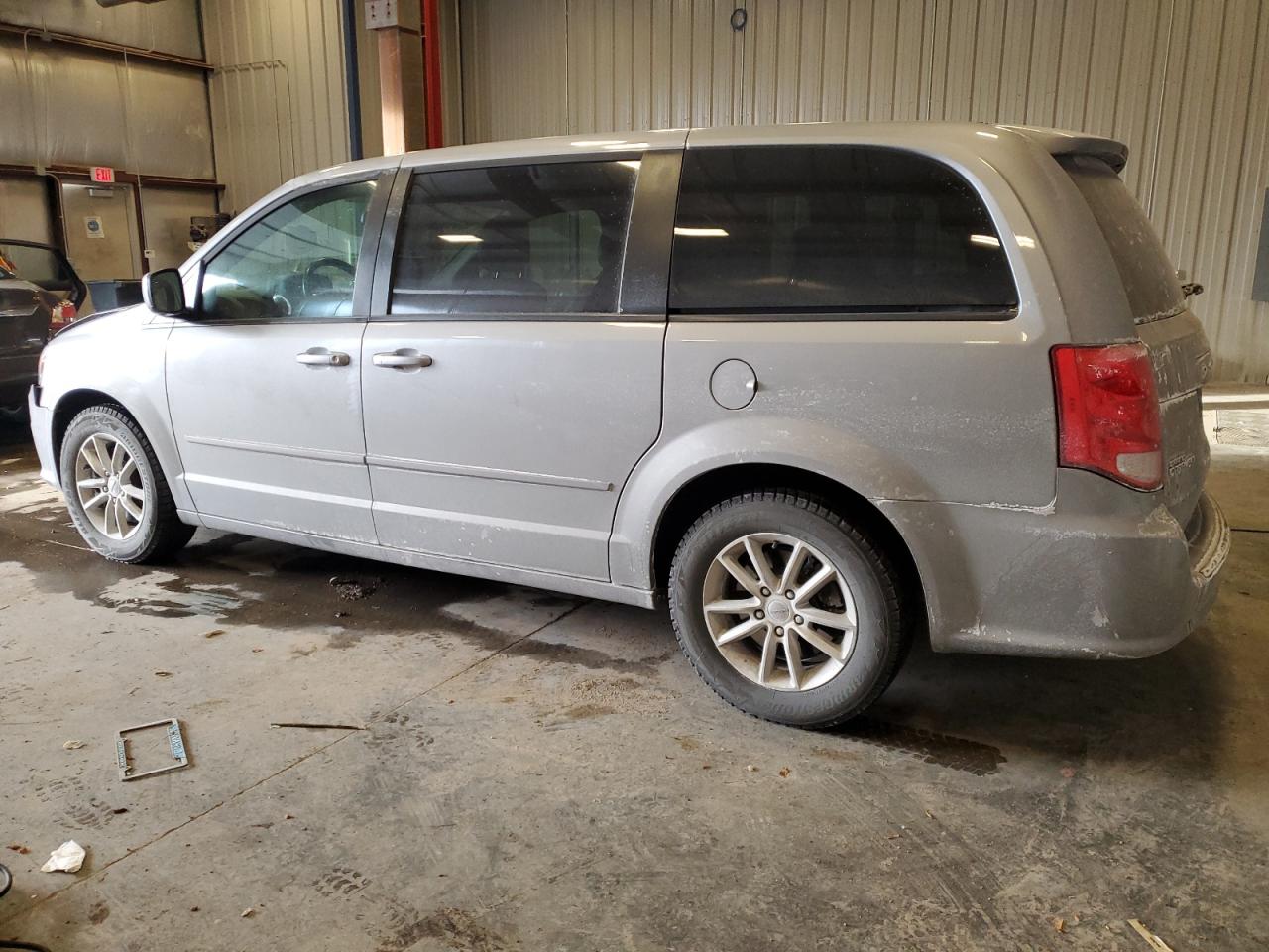 2016 Dodge Caravan - Image 2