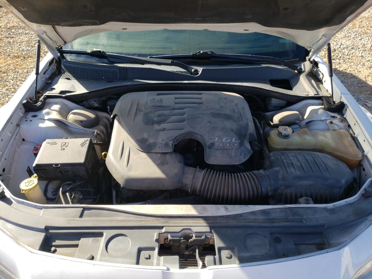 2012 Chrysler 300 - Image 12