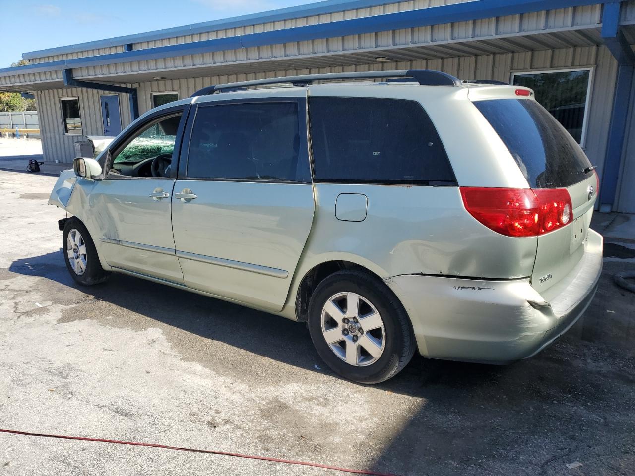 2006 Toyota Sienna - Image 2