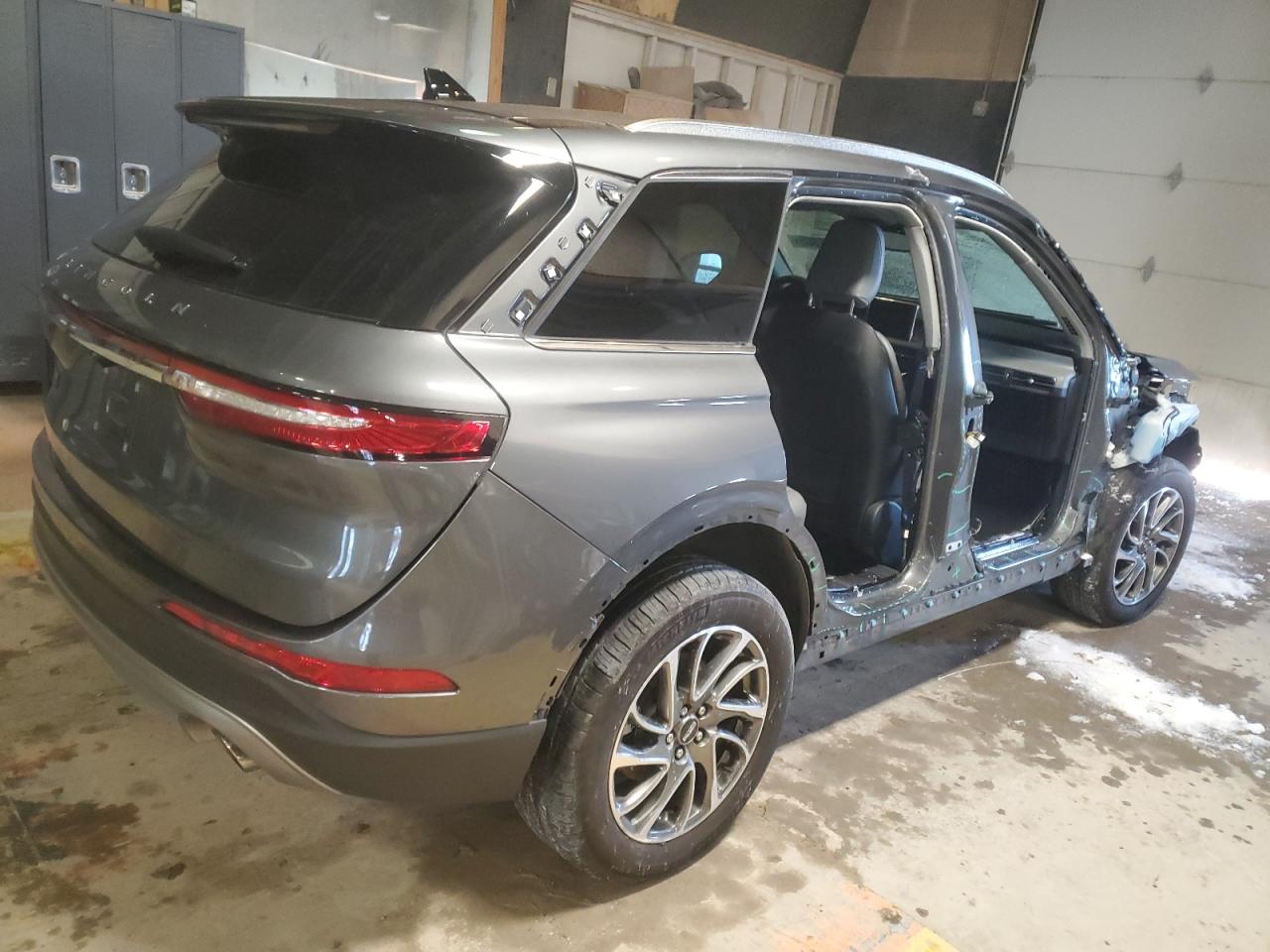 2022 Lincoln Corsair - Image 3