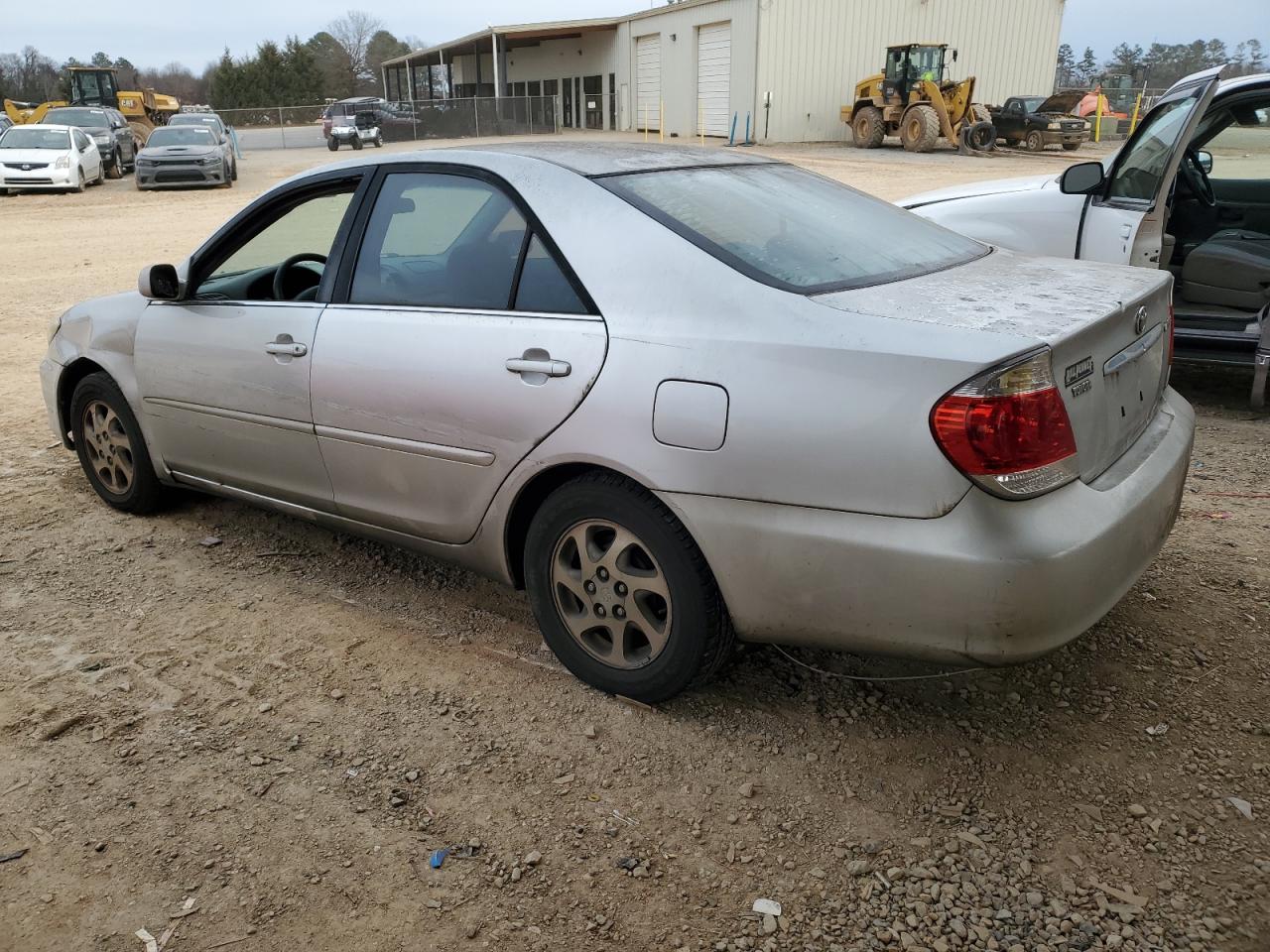 2005 Toyota Camry - Image 2