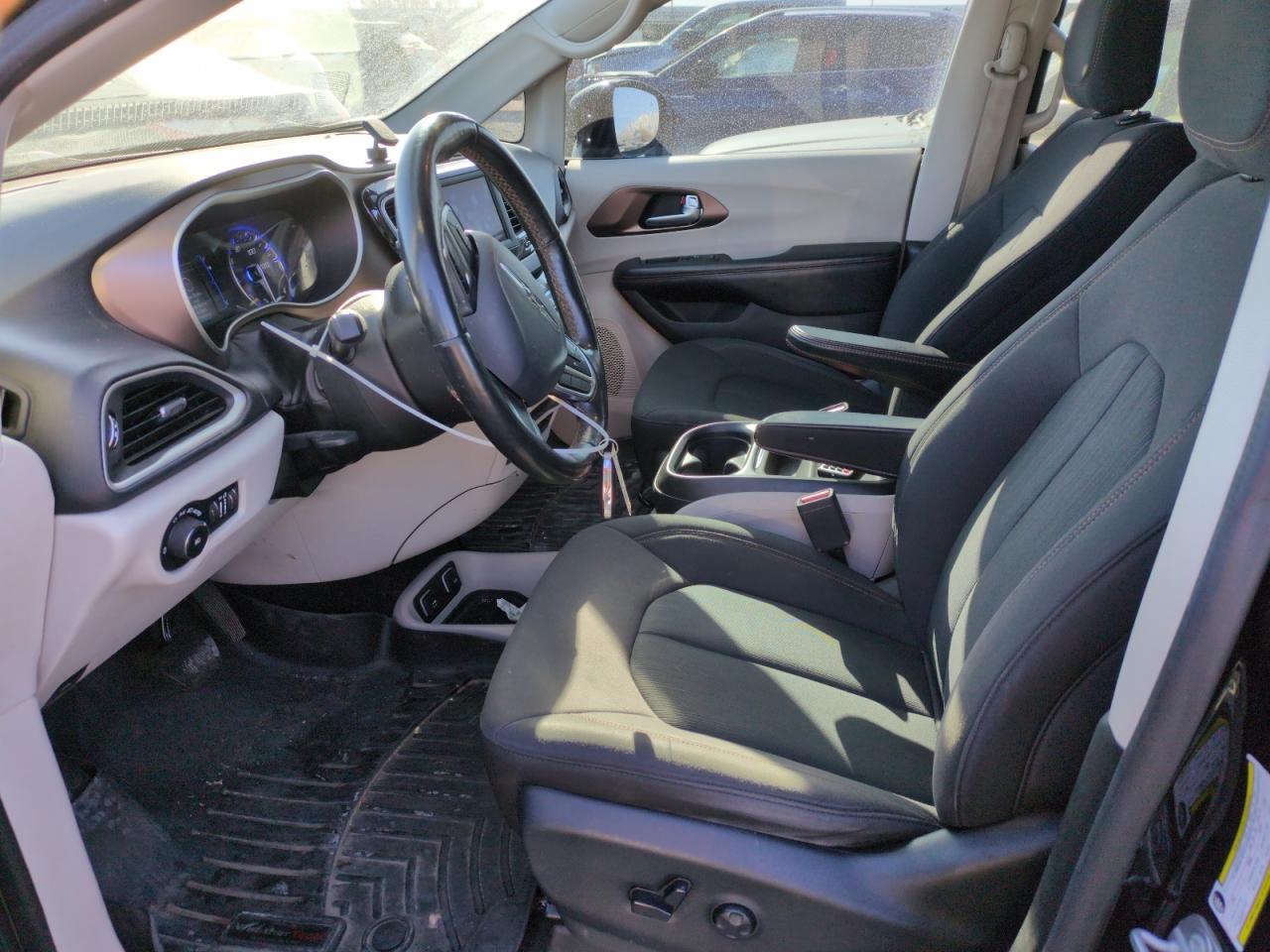 2019 Chrysler Pacifica - Image 7
