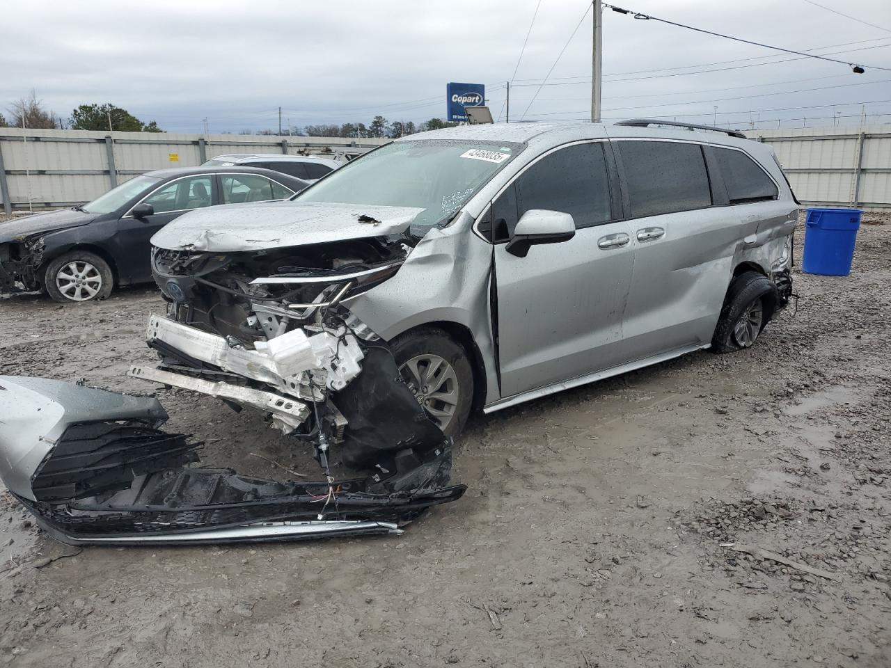 2022 Toyota Sienna - Image 1