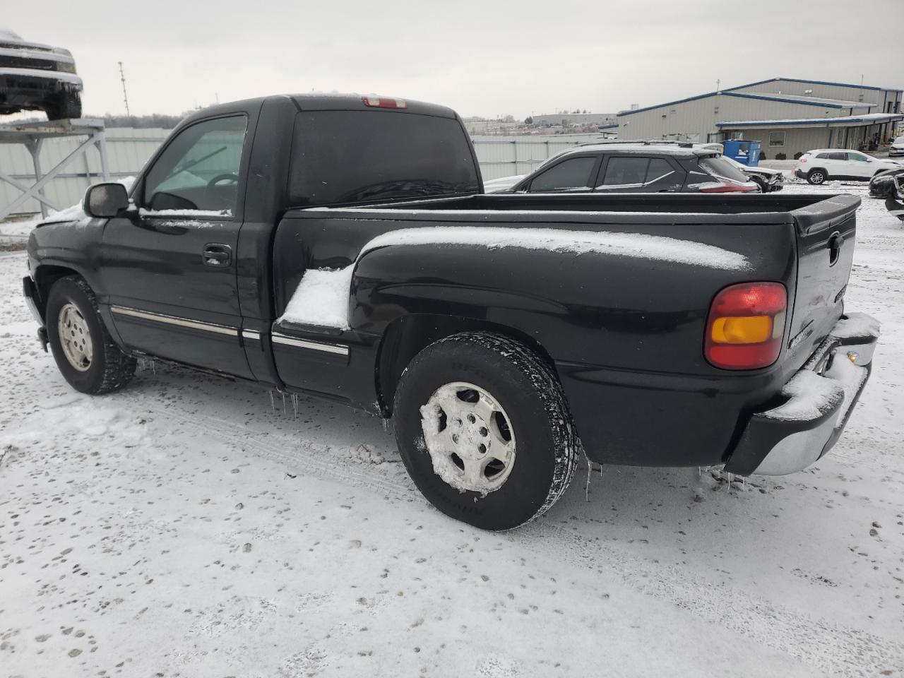 1999 Chevrolet Silverado - Image 2