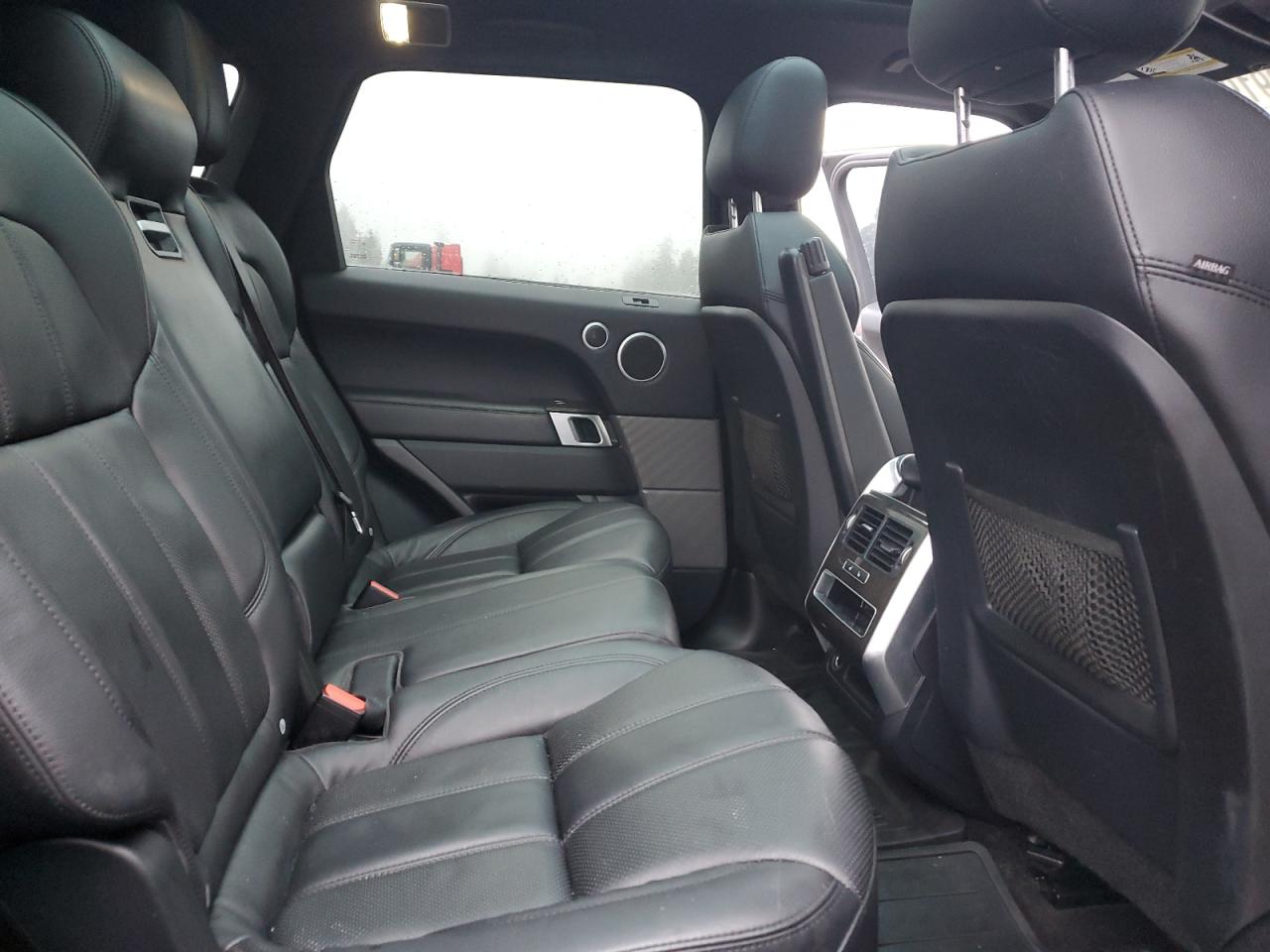 2016 Land Rover Range Rover - Image 11