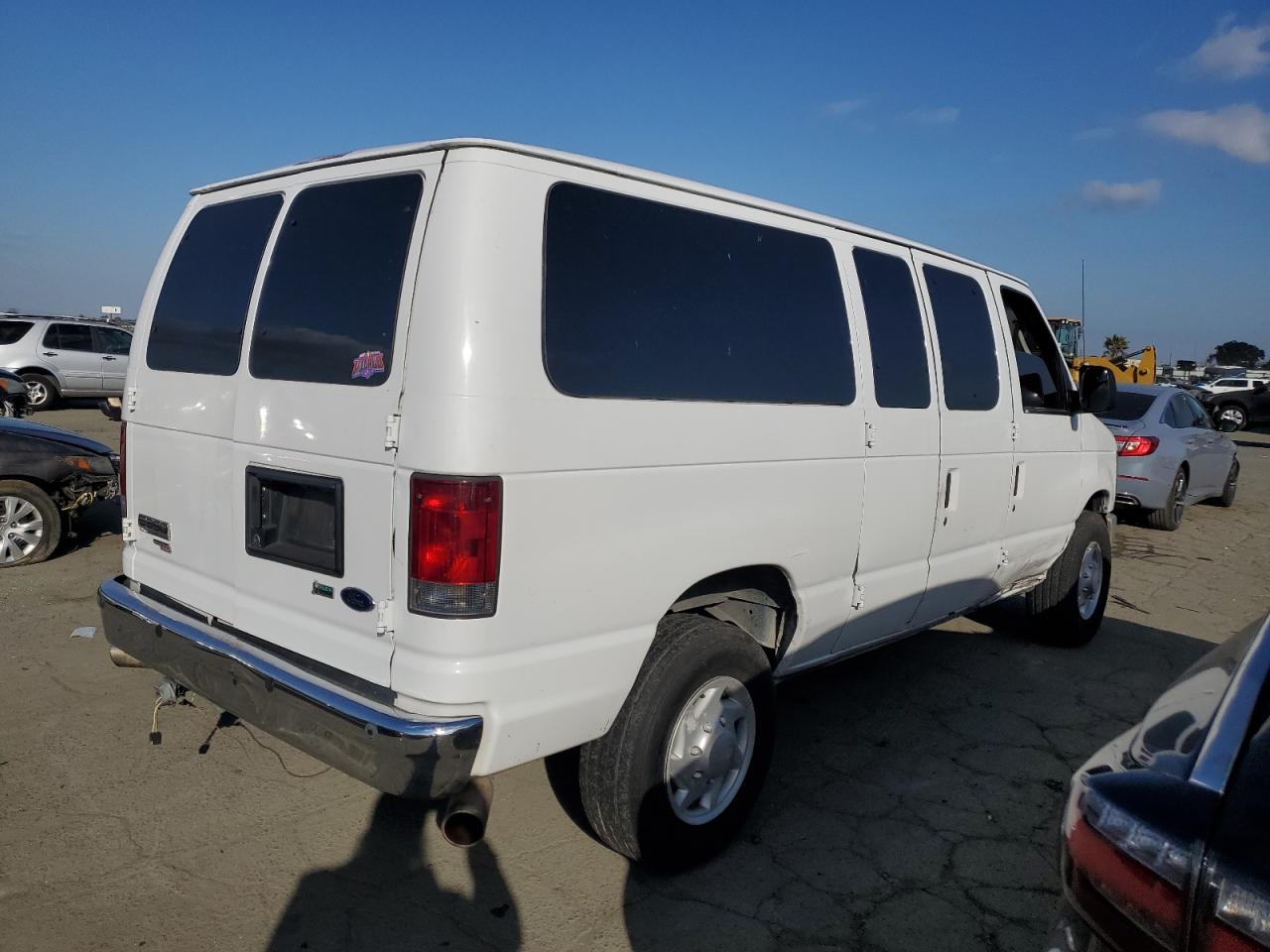 2011 Ford Econoline - Image 3