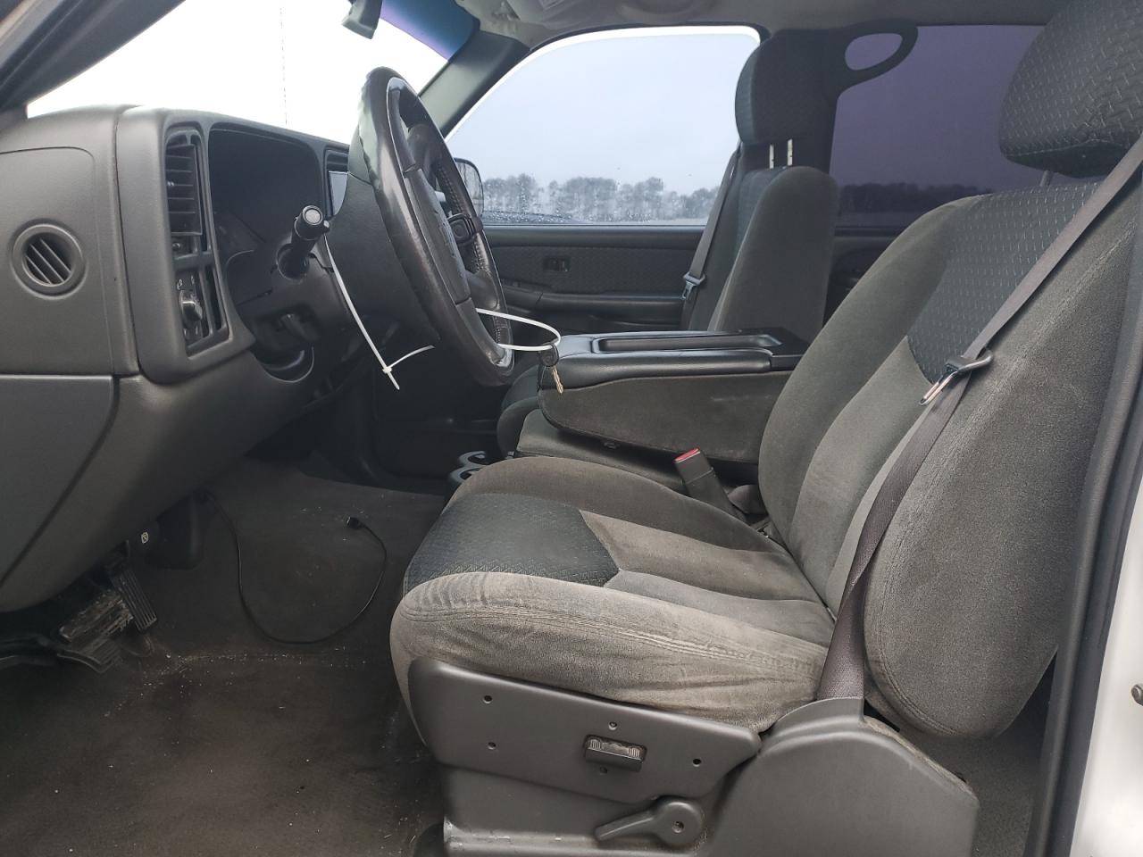 2004 Chevrolet Avalanche - Image 7