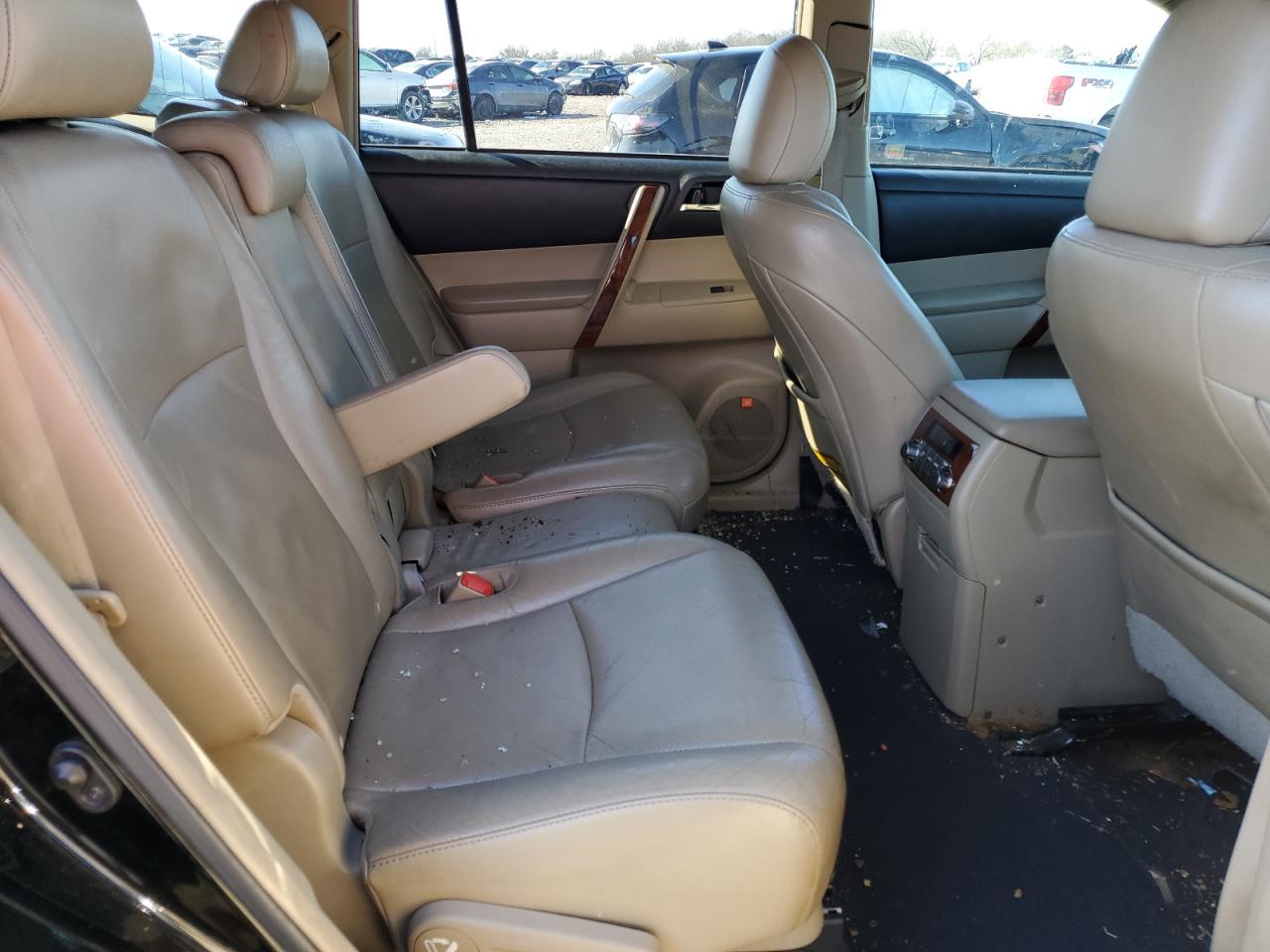 2011 Toyota Highlander - Image 10