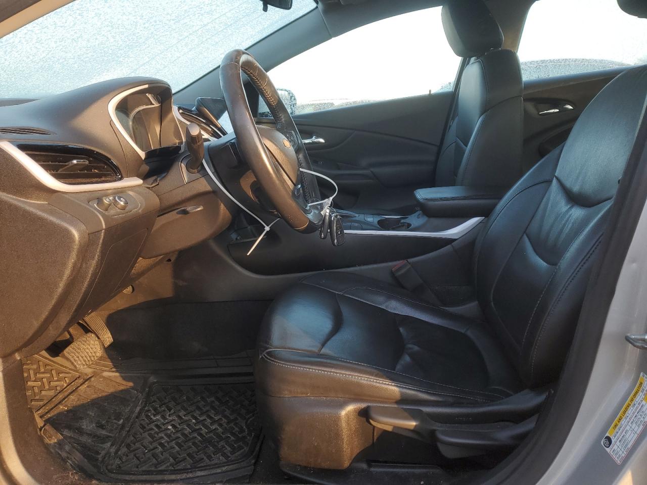 2018 Chevrolet Volt - Image 7