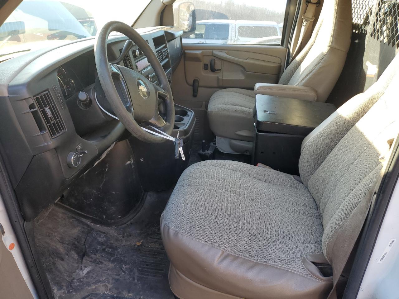 2009 Chevrolet Express - Image 7