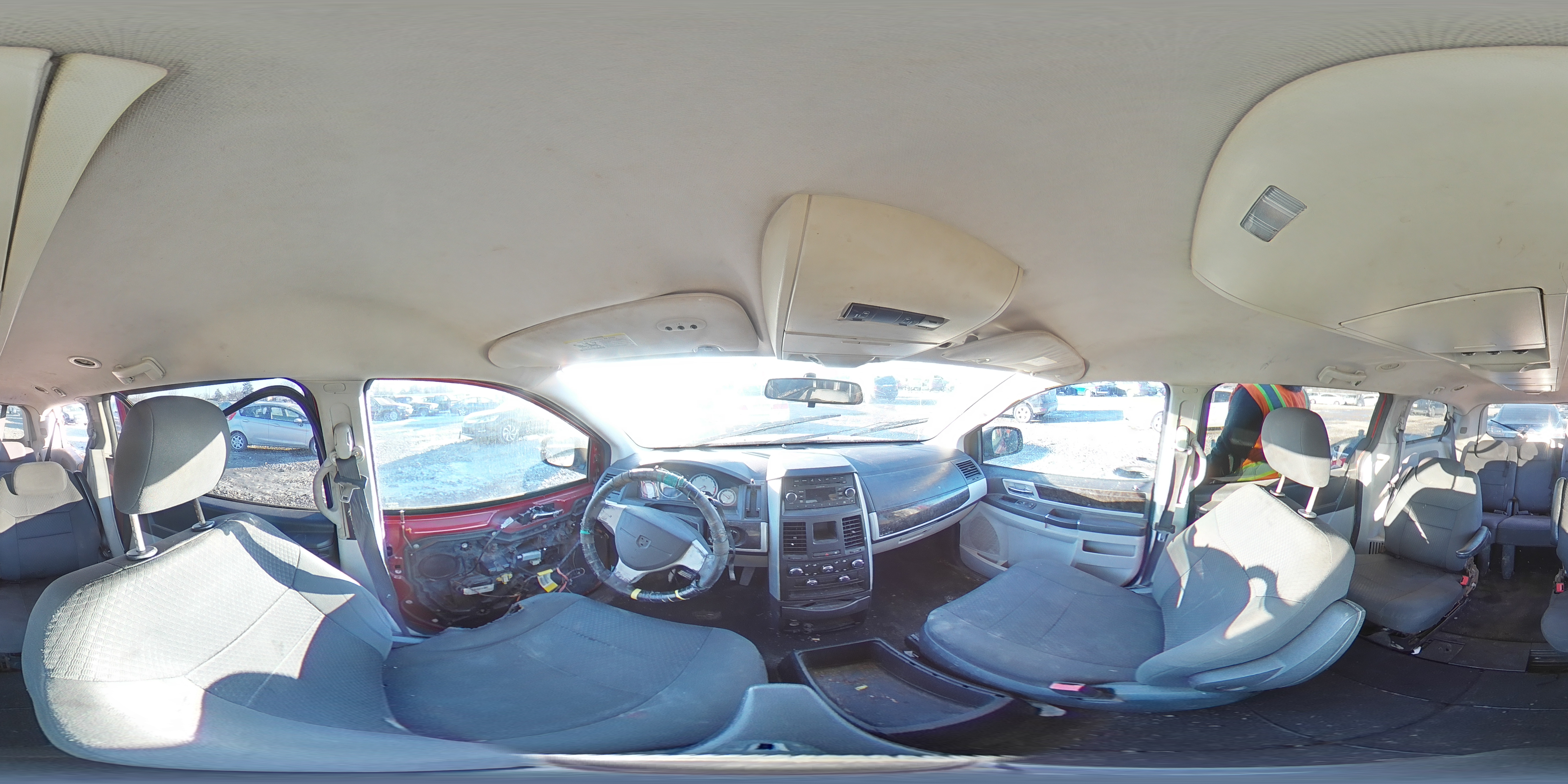 2010 Dodge Caravan - Image 13