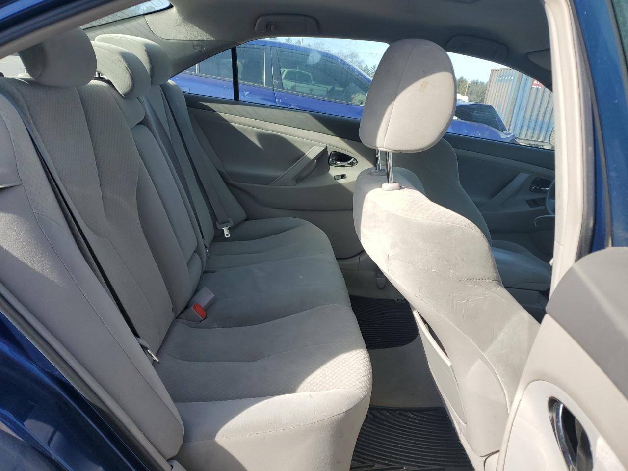 2009 Toyota Camry - Image 10