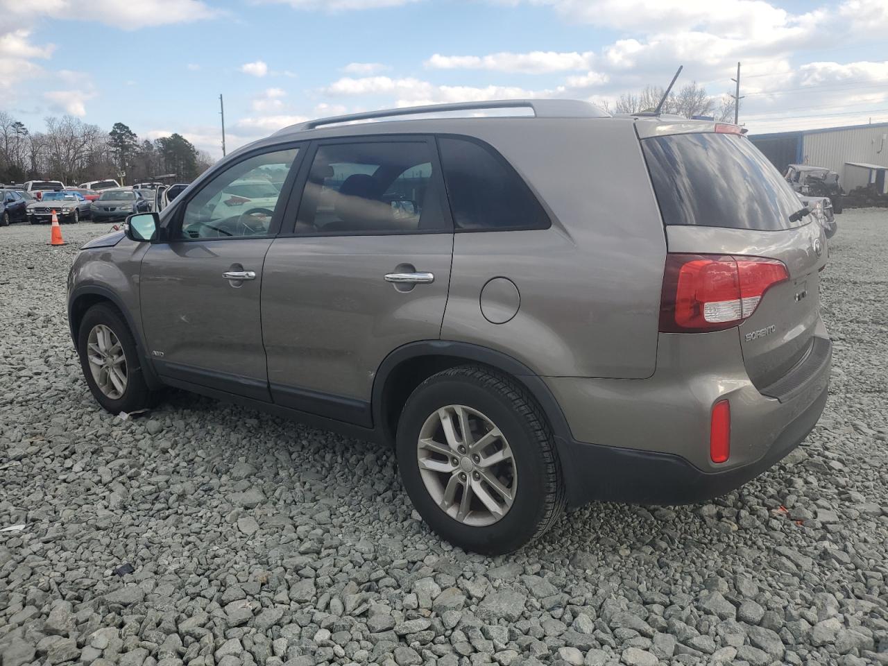 2014 Kia Sorento - Image 2