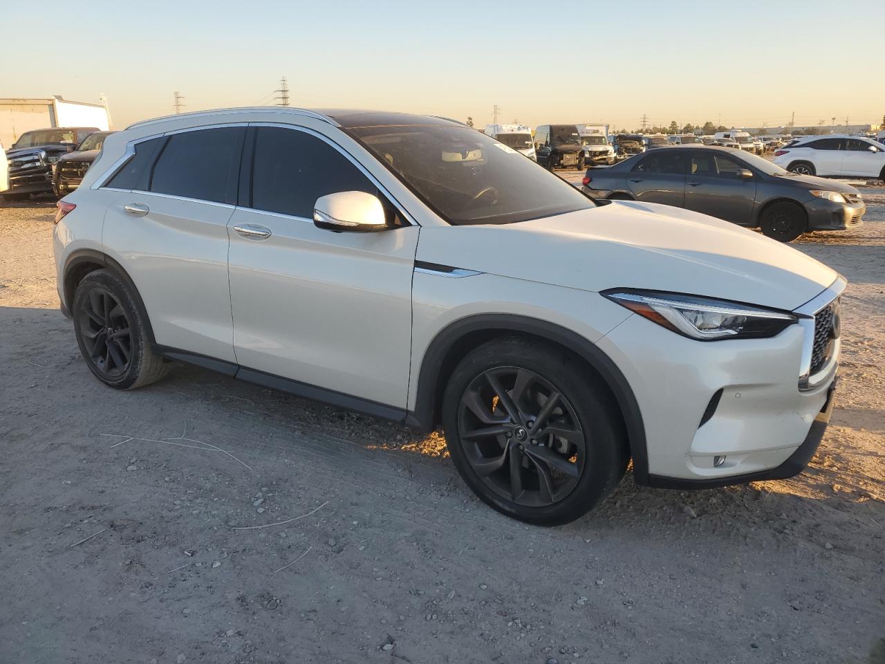 2019 Infiniti QX50 - Image 4