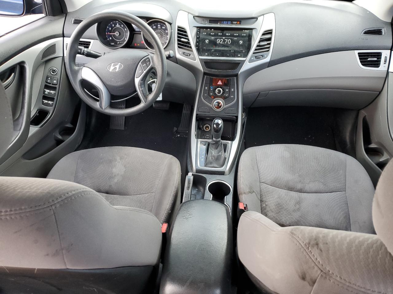 2016 Hyundai Elantra - Image 8
